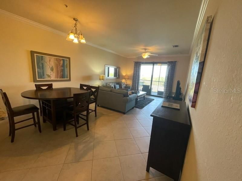 En Venta: $270,000 (2 camas, 2 baños, 1121 Pies cuadrados)