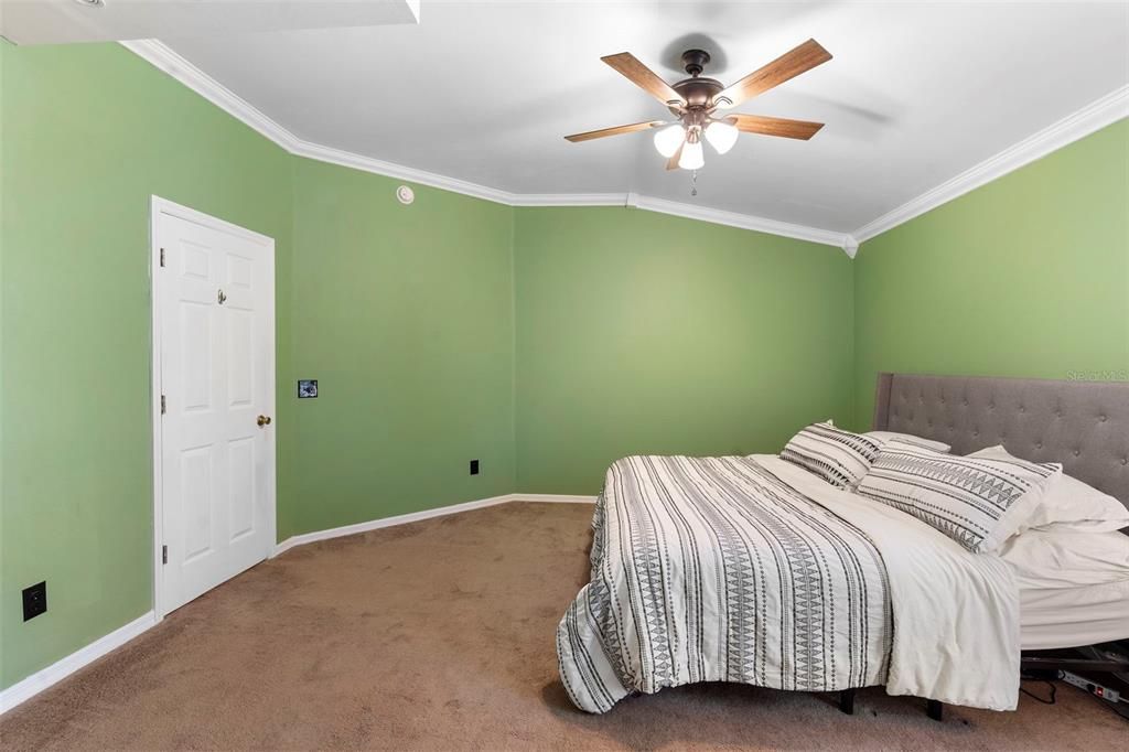 En Venta: $329,000 (3 camas, 2 baños, 1214 Pies cuadrados)