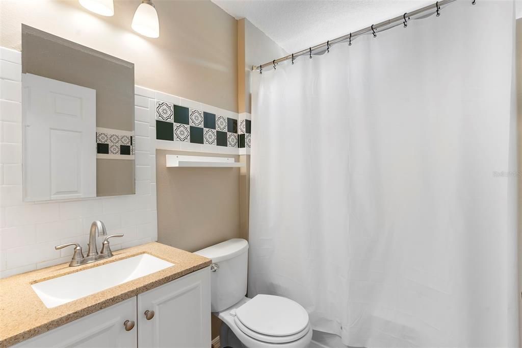 En Venta: $329,000 (3 camas, 2 baños, 1214 Pies cuadrados)