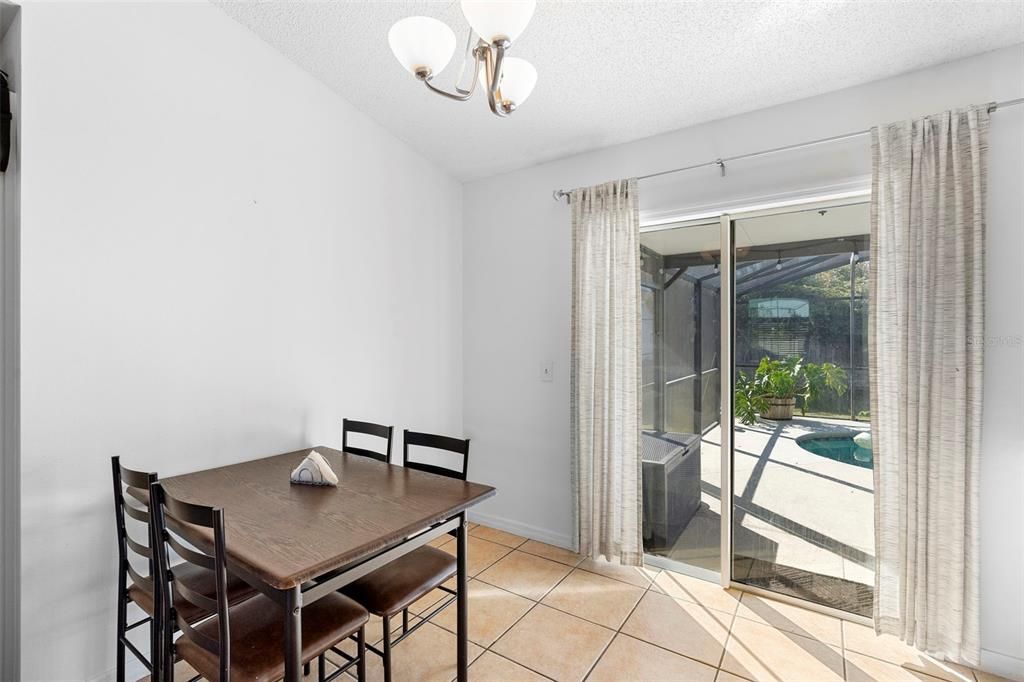 En Venta: $329,000 (3 camas, 2 baños, 1214 Pies cuadrados)