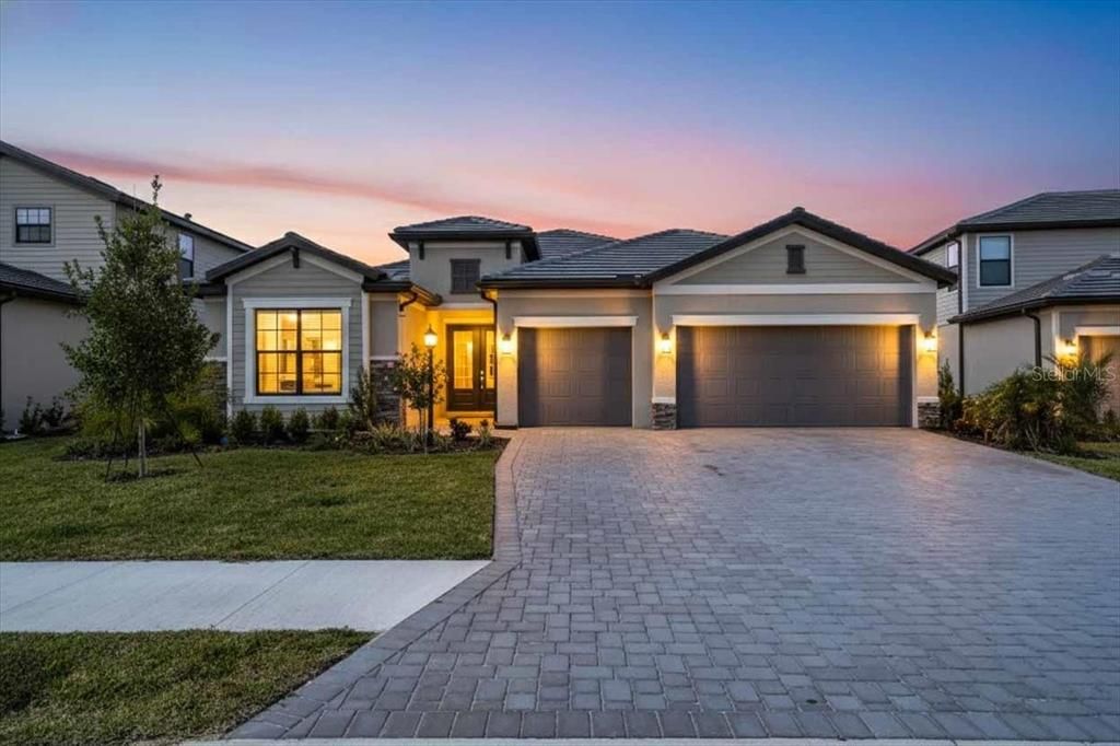 For Rent: $5,800 (3 beds, 3 baths, 2444 Square Feet)