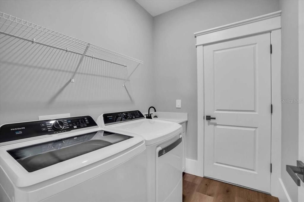 For Rent: $5,800 (3 beds, 3 baths, 2444 Square Feet)