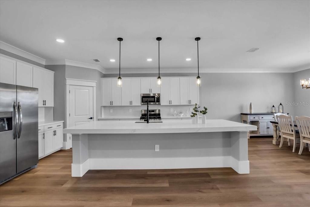 For Rent: $5,800 (3 beds, 3 baths, 2444 Square Feet)