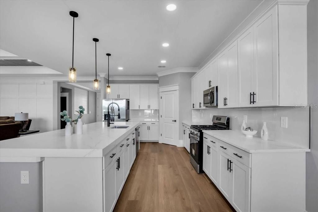 For Rent: $5,800 (3 beds, 3 baths, 2444 Square Feet)