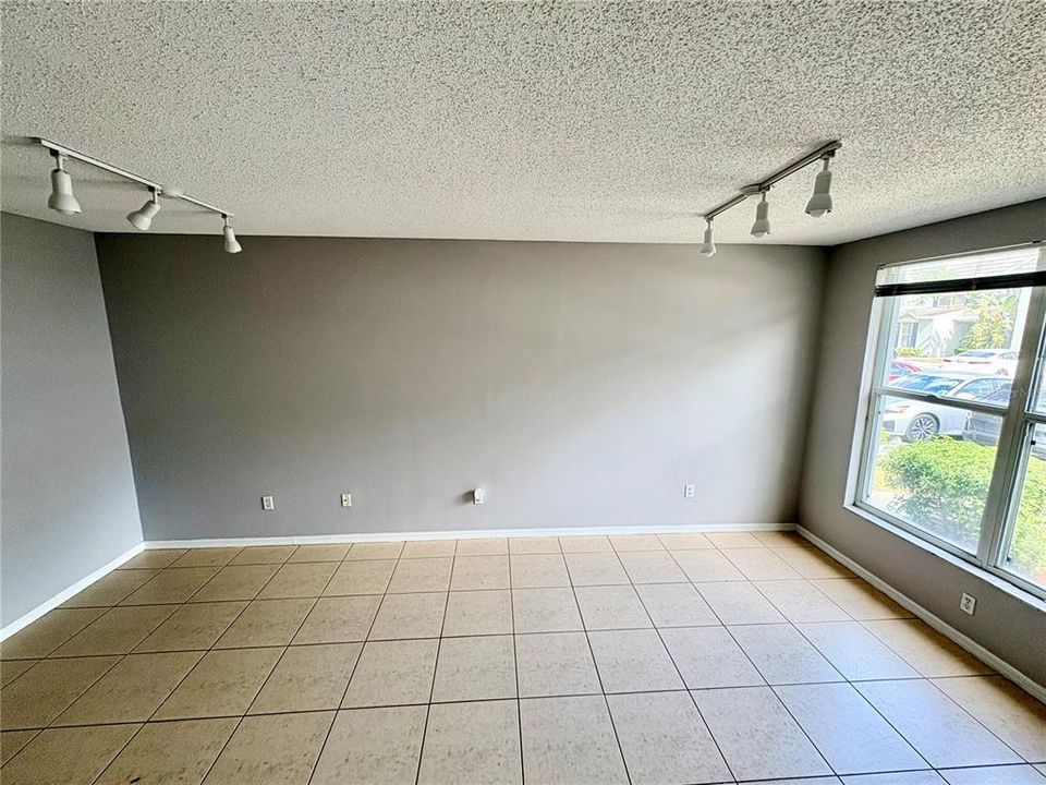 En Renta: $1,650 (2 camas, 2 baños, 1360 Pies cuadrados)