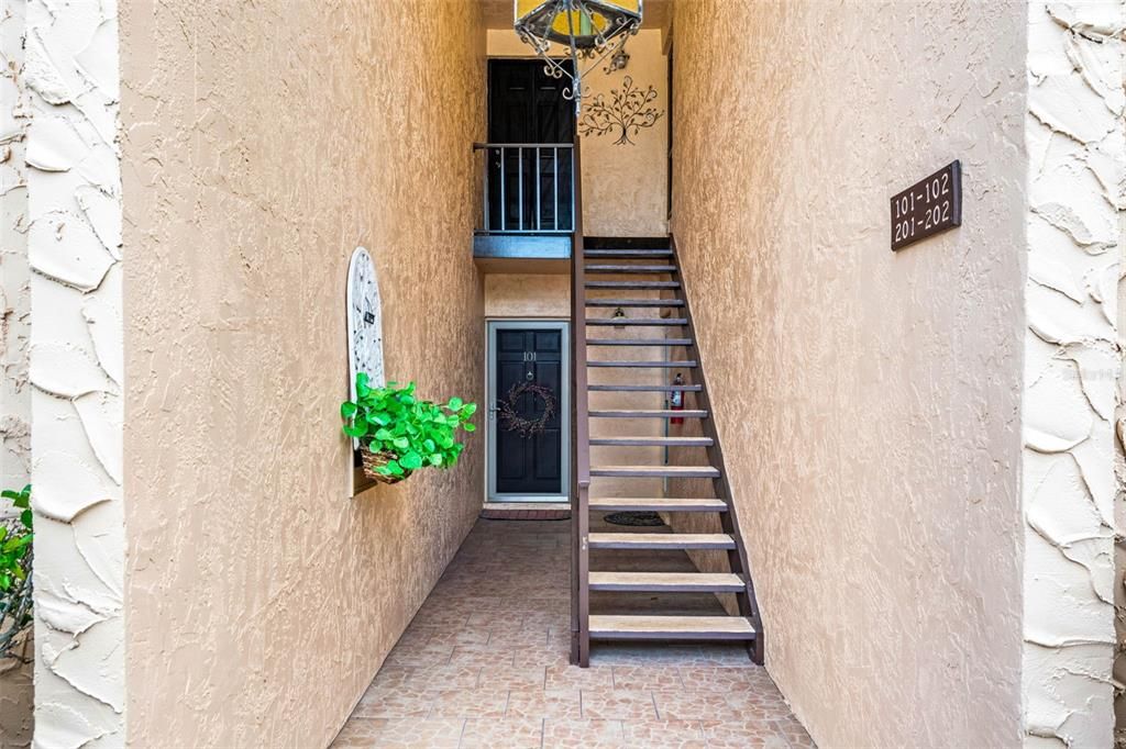 For Sale: $219,500 (2 beds, 2 baths, 1150 Square Feet)