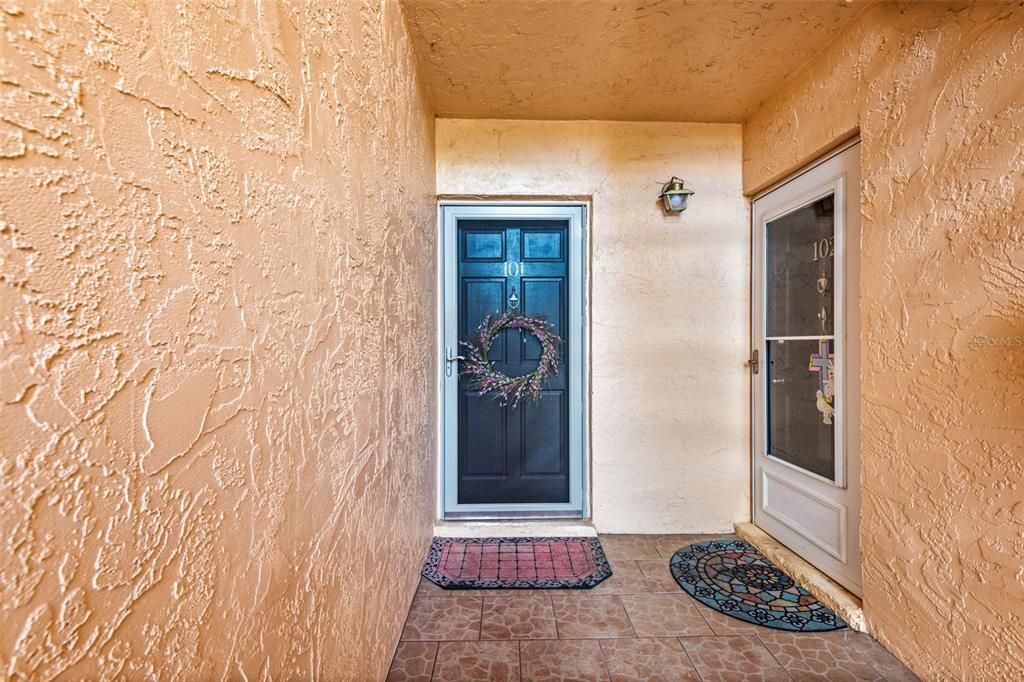 For Sale: $219,500 (2 beds, 2 baths, 1150 Square Feet)