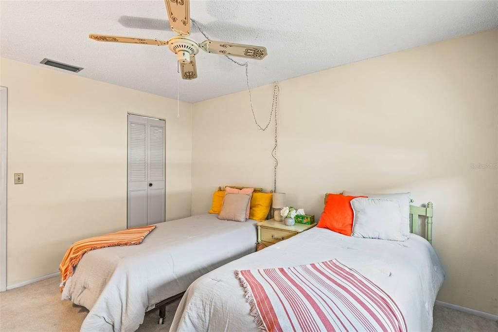 For Sale: $219,500 (2 beds, 2 baths, 1150 Square Feet)