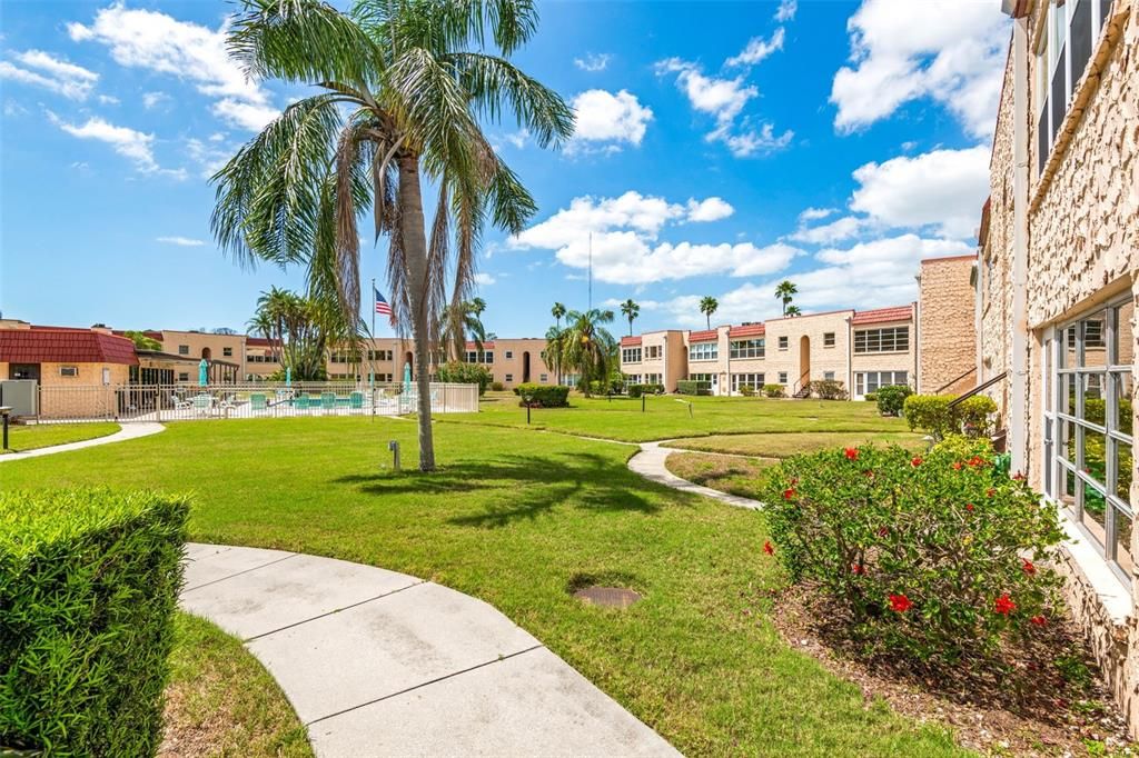 For Sale: $219,500 (2 beds, 2 baths, 1150 Square Feet)