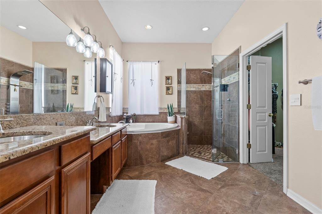 For Sale: $680,000 (3 beds, 3 baths, 2907 Square Feet)