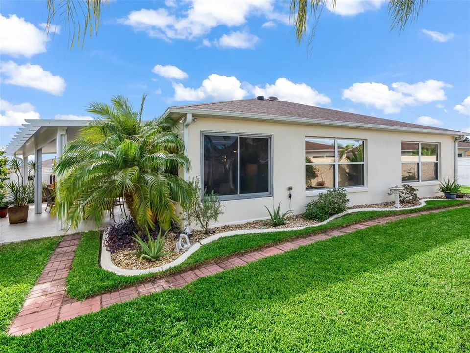 Active With Contract: $399,000 (3 beds, 2 baths, 1580 Square Feet)