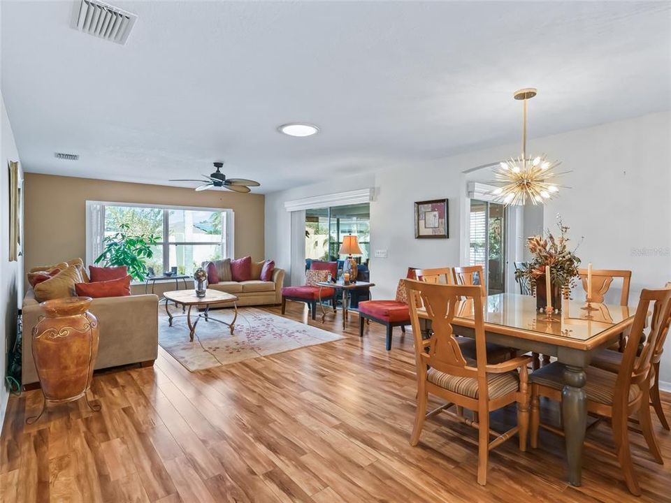 Active With Contract: $399,000 (3 beds, 2 baths, 1580 Square Feet)