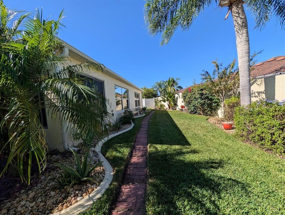 Active With Contract: $399,000 (3 beds, 2 baths, 1580 Square Feet)