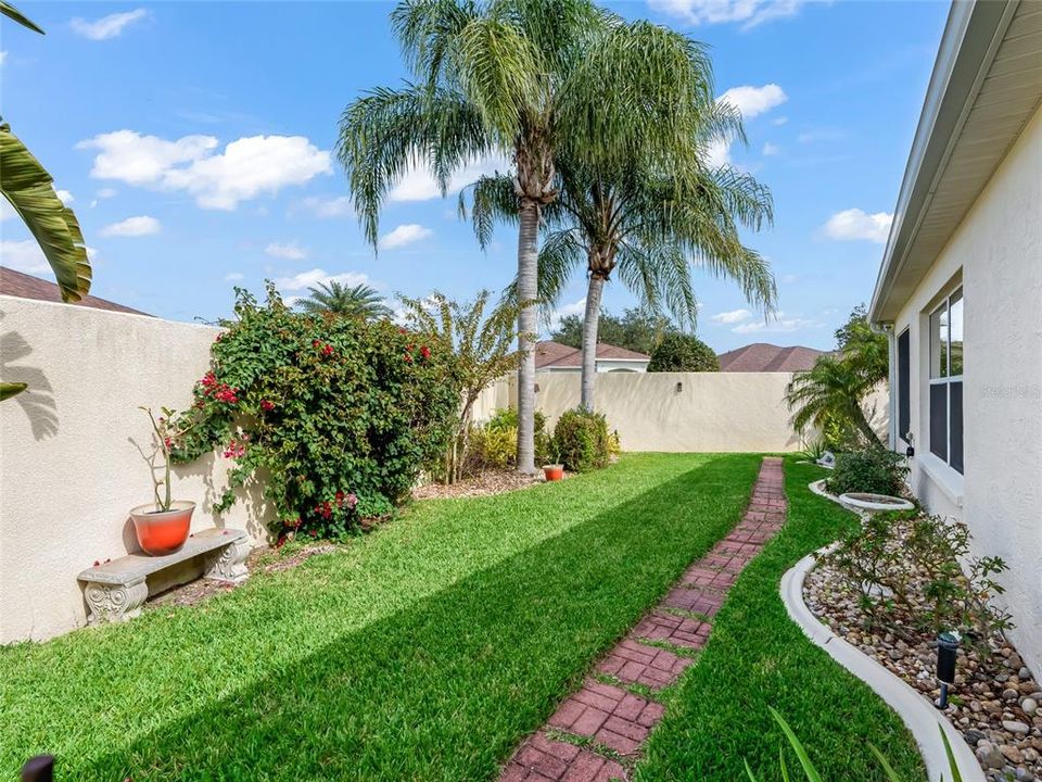 Active With Contract: $399,000 (3 beds, 2 baths, 1580 Square Feet)