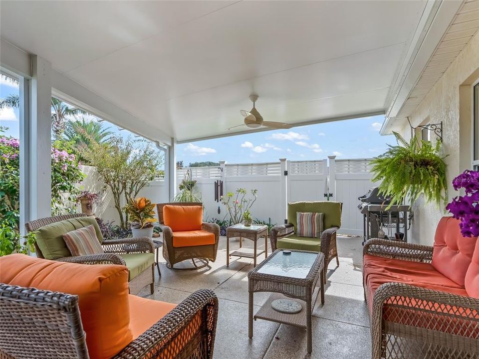 Active With Contract: $399,000 (3 beds, 2 baths, 1580 Square Feet)