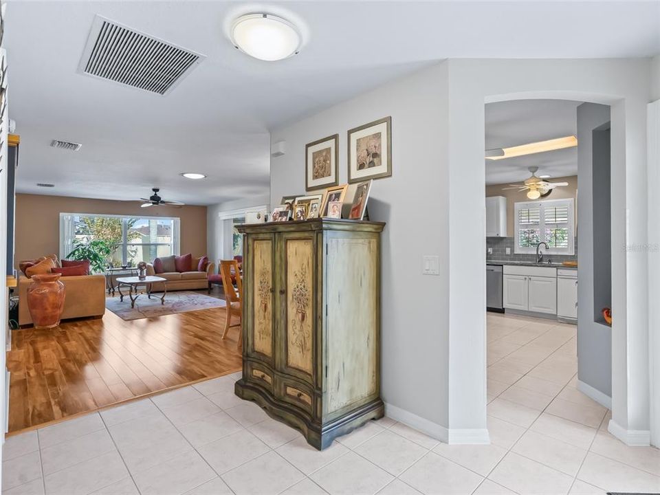 Active With Contract: $399,000 (3 beds, 2 baths, 1580 Square Feet)