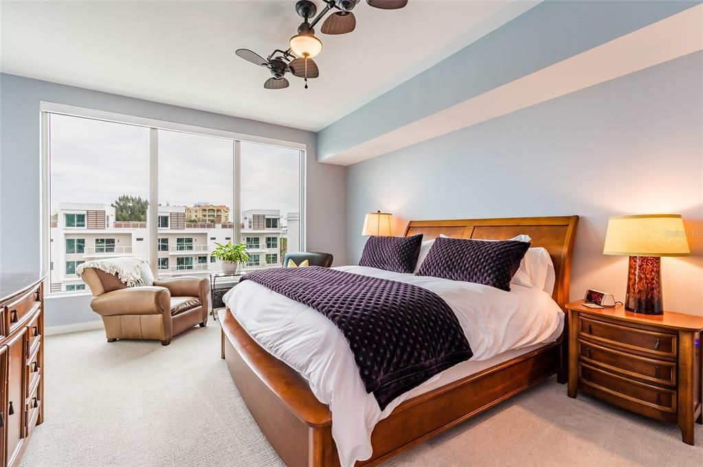 待售: $899,999 (2 贝兹, 2 浴室, 2003 平方英尺)