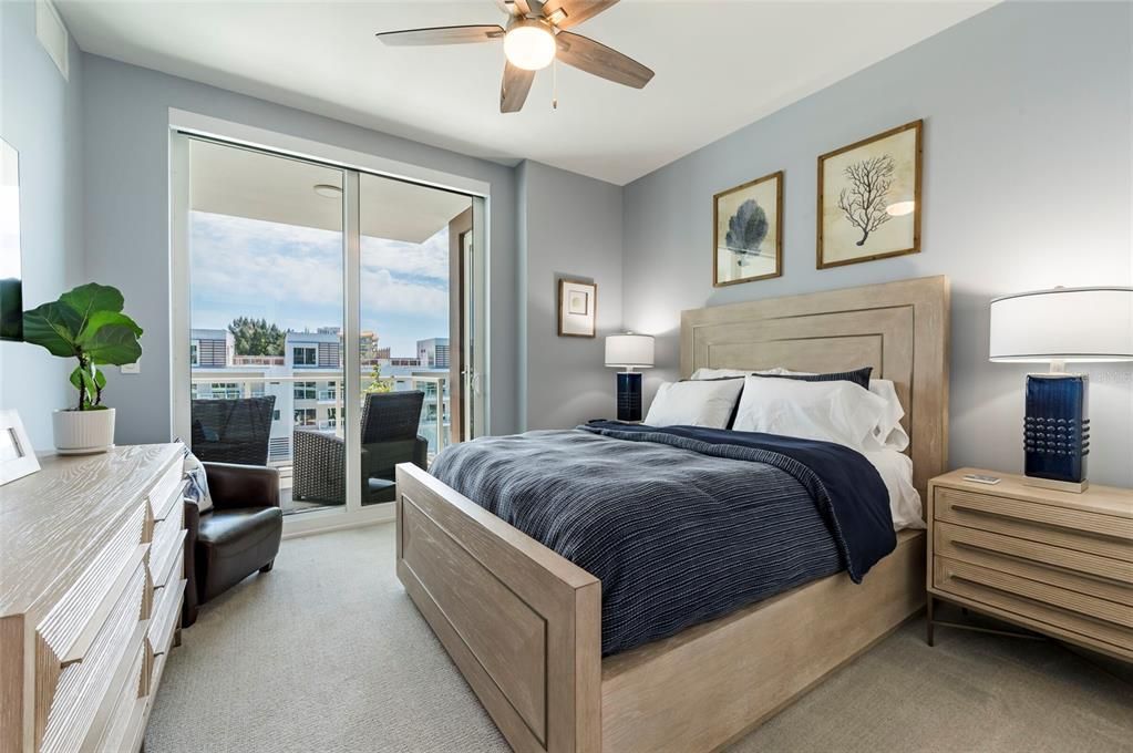 待售: $899,999 (2 贝兹, 2 浴室, 2003 平方英尺)