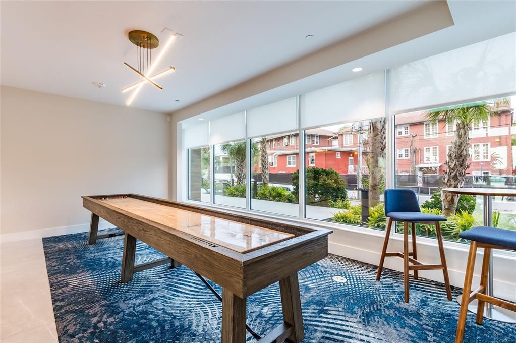 待售: $899,999 (2 贝兹, 2 浴室, 2003 平方英尺)