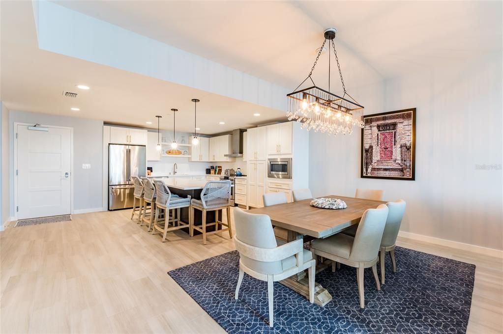 待售: $899,999 (2 贝兹, 2 浴室, 2003 平方英尺)