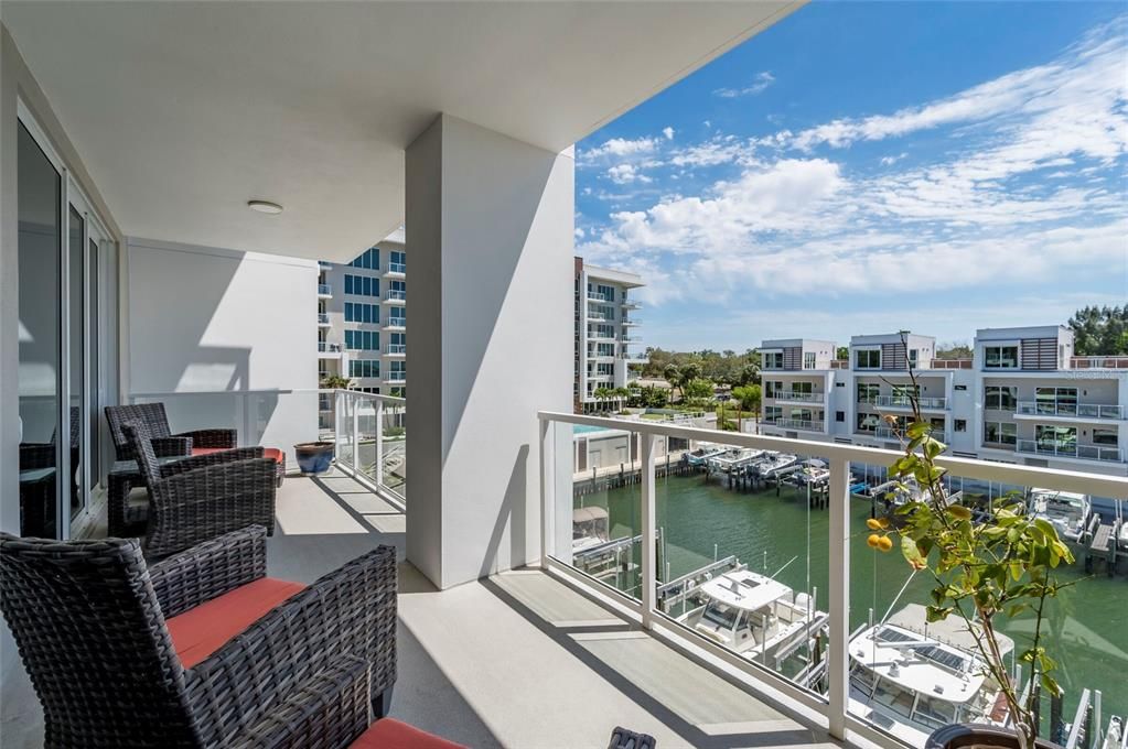 待售: $899,999 (2 贝兹, 2 浴室, 2003 平方英尺)