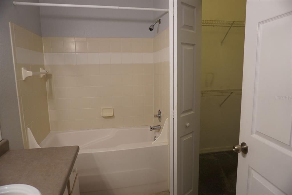 En Renta: $1,650 (2 camas, 2 baños, 1077 Pies cuadrados)