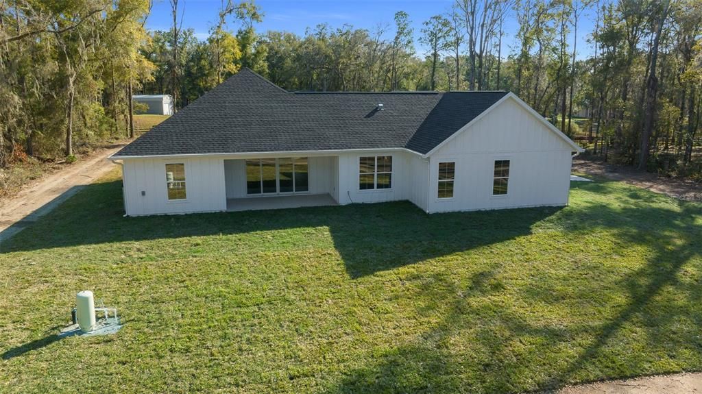 Activo con contrato: $649,000 (4 camas, 2 baños, 2439 Pies cuadrados)