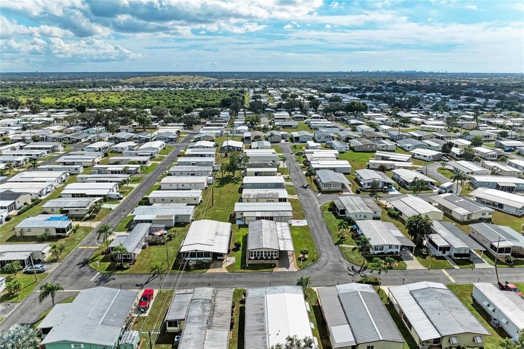 合同活跃: $189,700 (2 贝兹, 2 浴室, 1056 平方英尺)