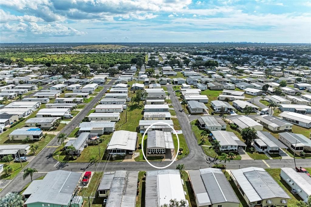 合同活跃: $189,700 (2 贝兹, 2 浴室, 1056 平方英尺)