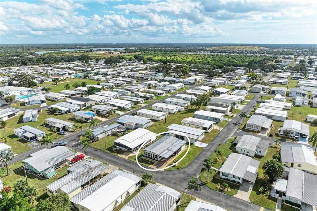 合同活跃: $189,700 (2 贝兹, 2 浴室, 1056 平方英尺)