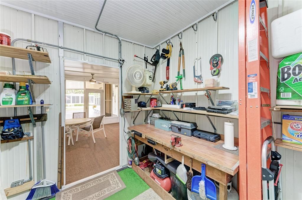 合同活跃: $189,700 (2 贝兹, 2 浴室, 1056 平方英尺)