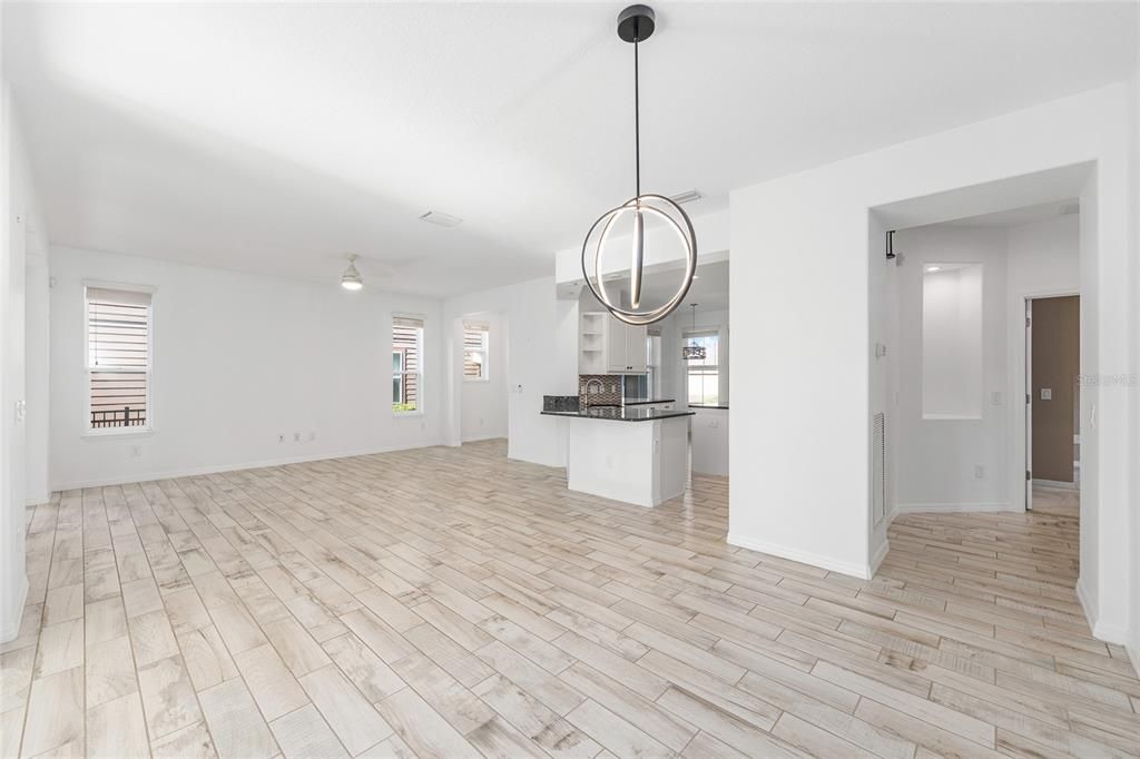 For Sale: $359,900 (2 beds, 2 baths, 1666 Square Feet)
