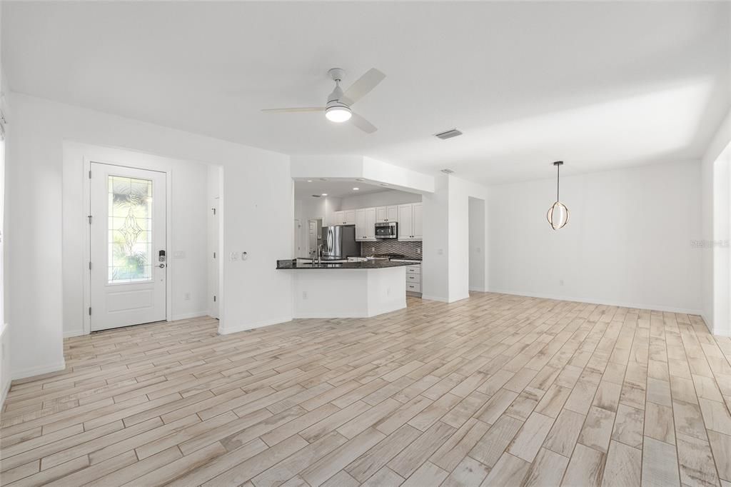 For Sale: $359,900 (2 beds, 2 baths, 1666 Square Feet)