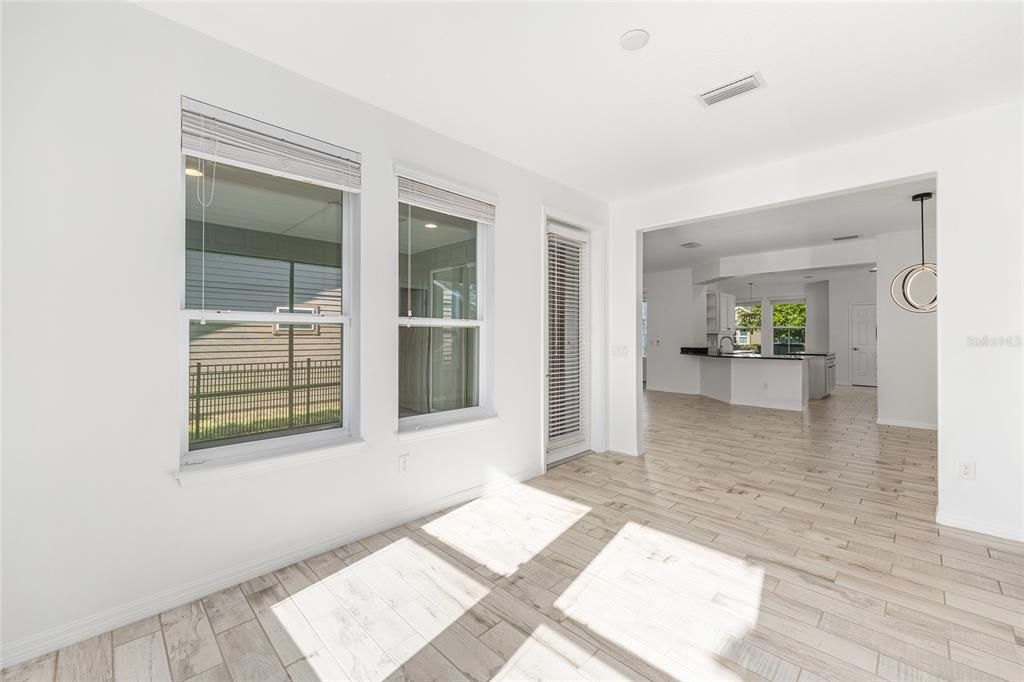 For Sale: $359,900 (2 beds, 2 baths, 1666 Square Feet)