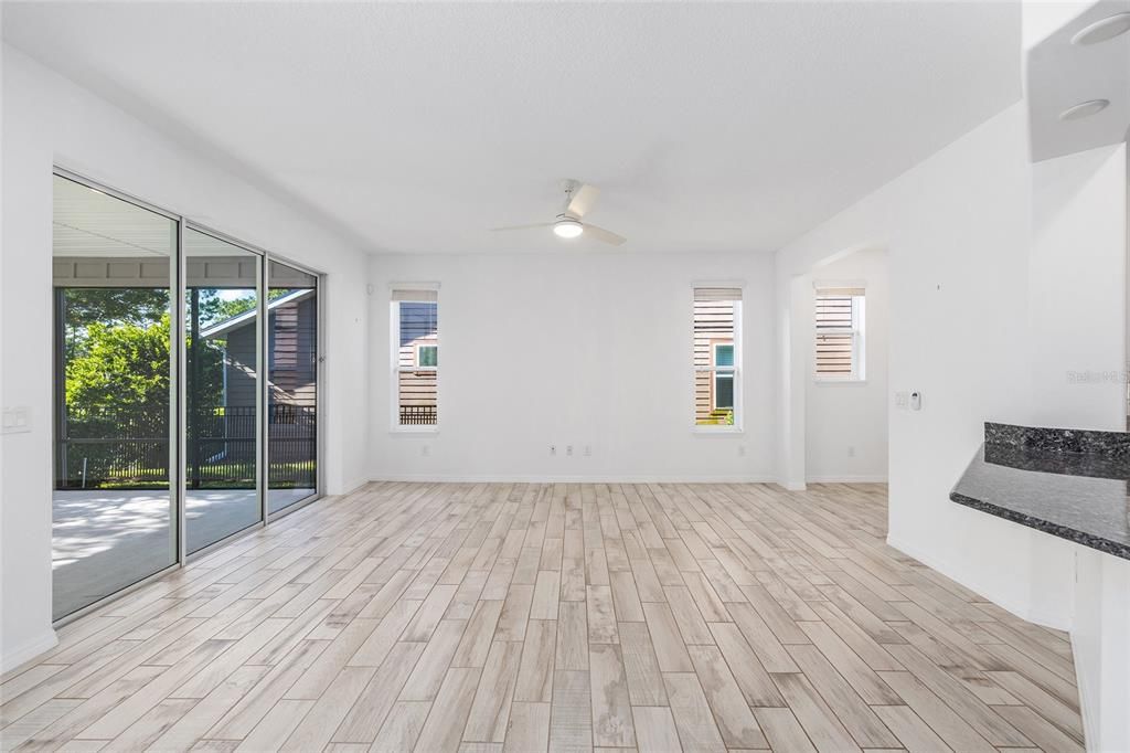 For Sale: $359,900 (2 beds, 2 baths, 1666 Square Feet)