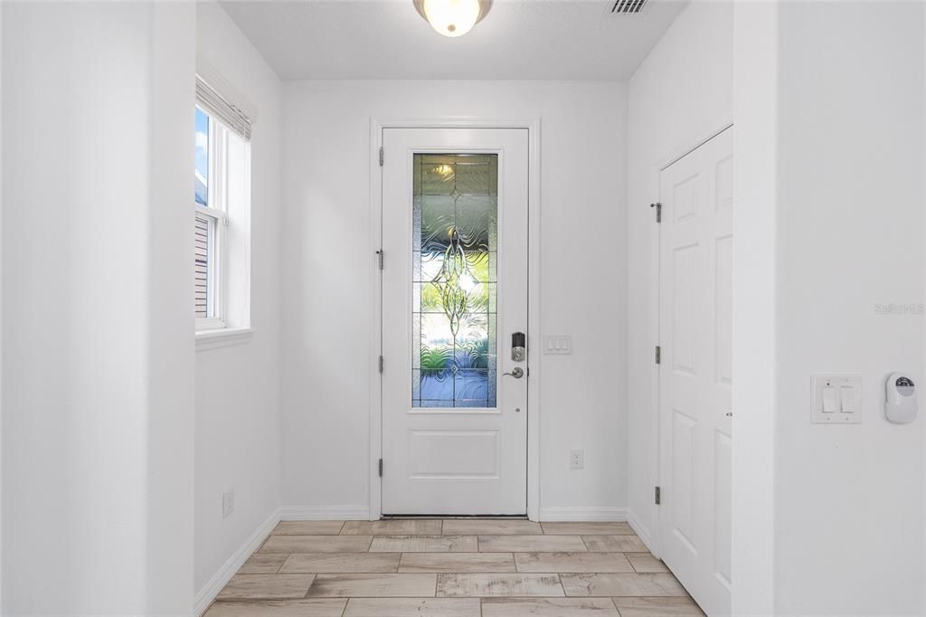 For Sale: $359,900 (2 beds, 2 baths, 1666 Square Feet)