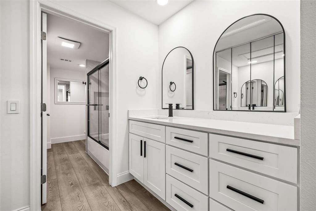 Active With Contract: $269,000 (2 beds, 2 baths, 1150 Square Feet)