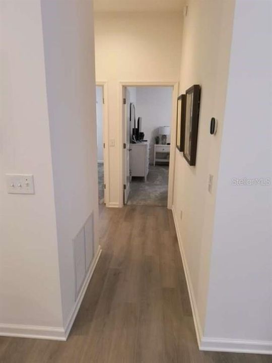 For Sale: $339,900 (2 beds, 2 baths, 1206 Square Feet)