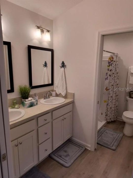 For Sale: $339,900 (2 beds, 2 baths, 1206 Square Feet)