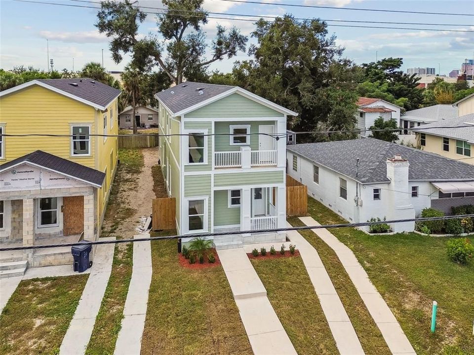 待售: $725,000 (6 贝兹, 0 浴室, 2360 平方英尺)