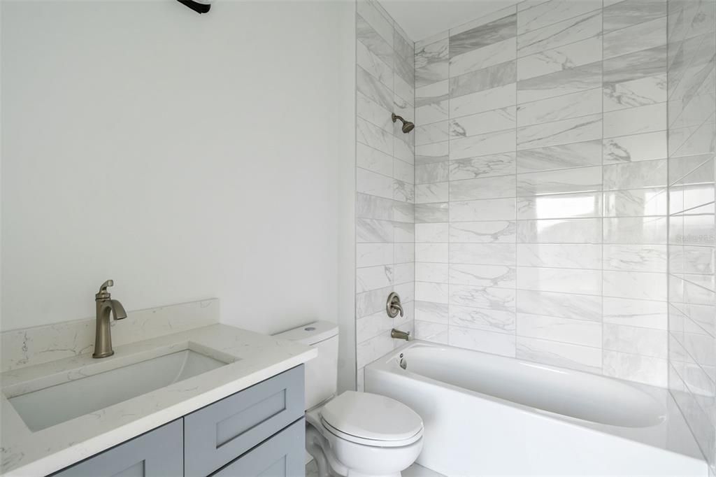 На продажу: $717,000 (6 спален, 0 ванн, 2360 Квадратных фут)