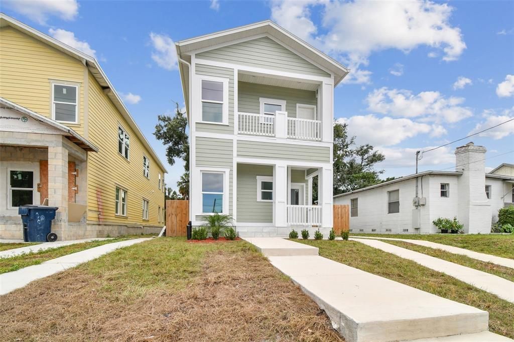 待售: $725,000 (6 贝兹, 0 浴室, 2360 平方英尺)