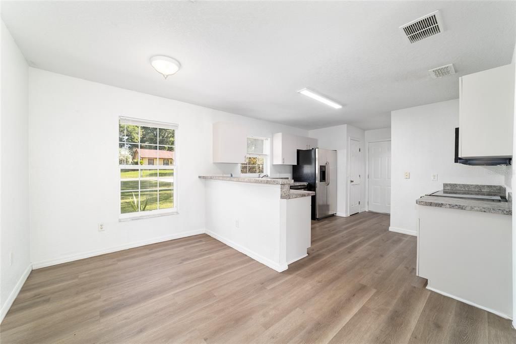 En Venta: $229,900 (3 camas, 2 baños, 1278 Pies cuadrados)