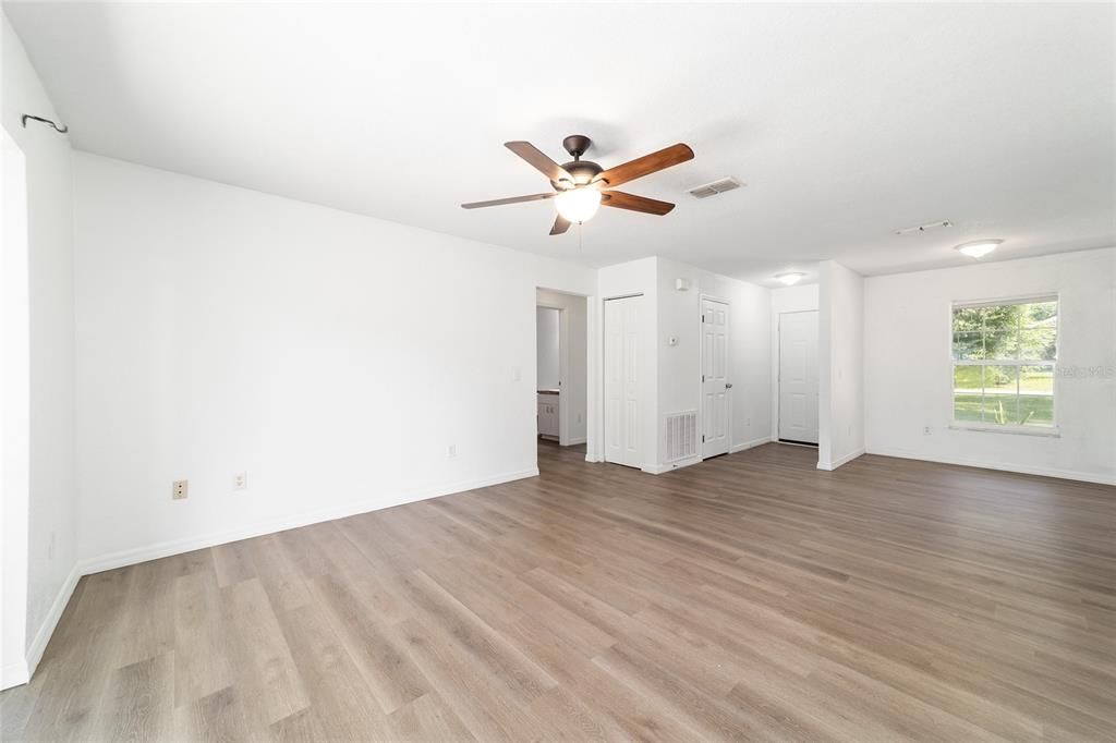 En Venta: $229,900 (3 camas, 2 baños, 1278 Pies cuadrados)