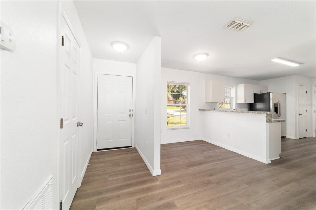 En Venta: $229,900 (3 camas, 2 baños, 1278 Pies cuadrados)