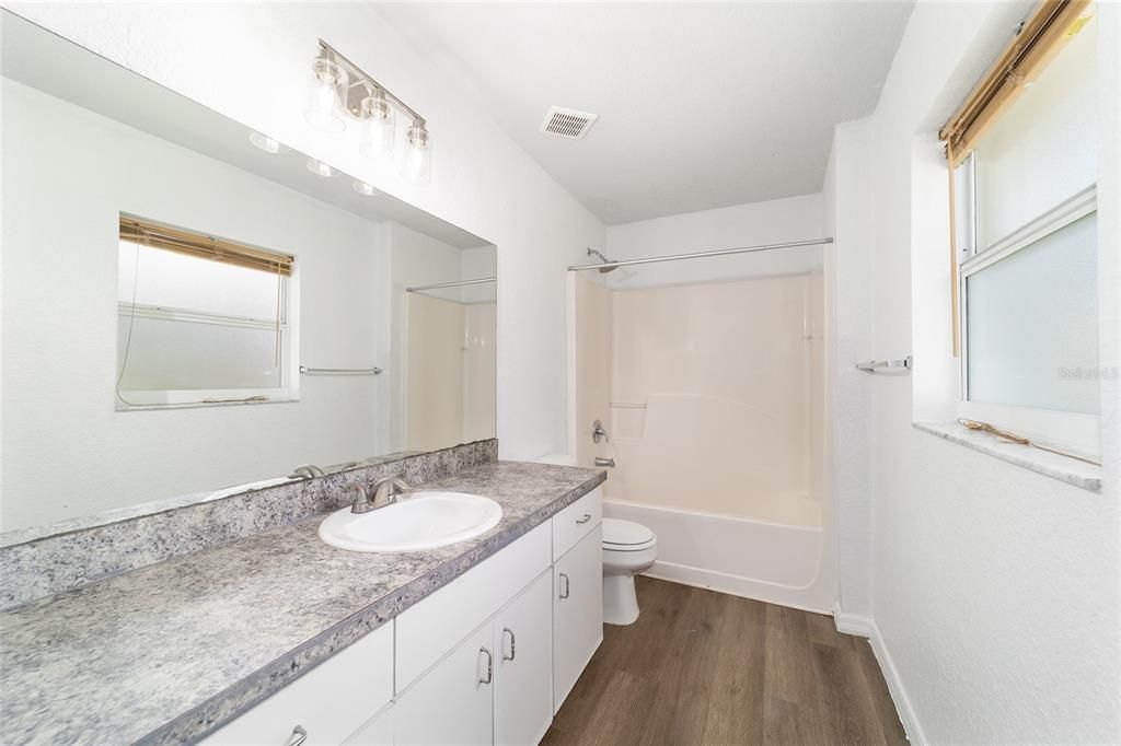 En Venta: $229,900 (3 camas, 2 baños, 1278 Pies cuadrados)