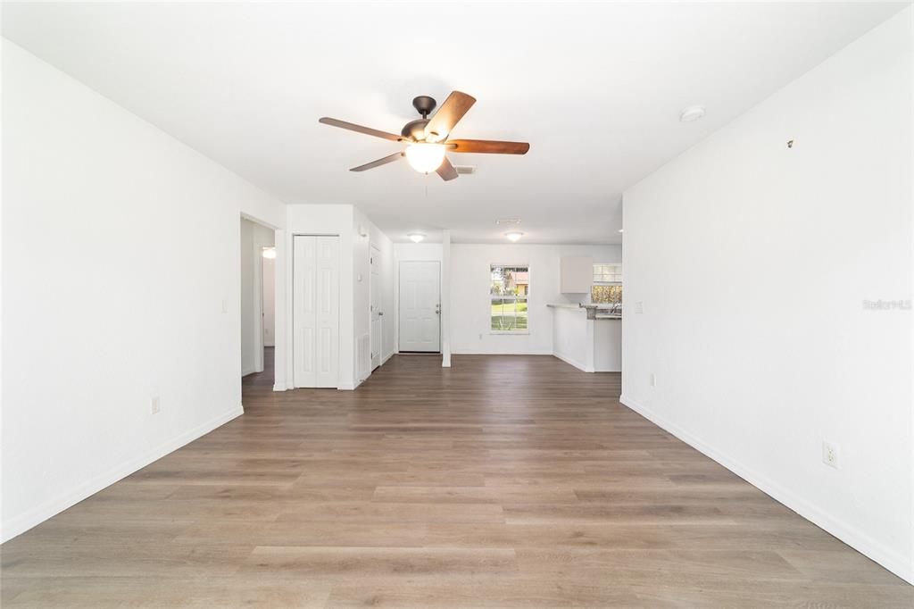 En Venta: $229,900 (3 camas, 2 baños, 1278 Pies cuadrados)