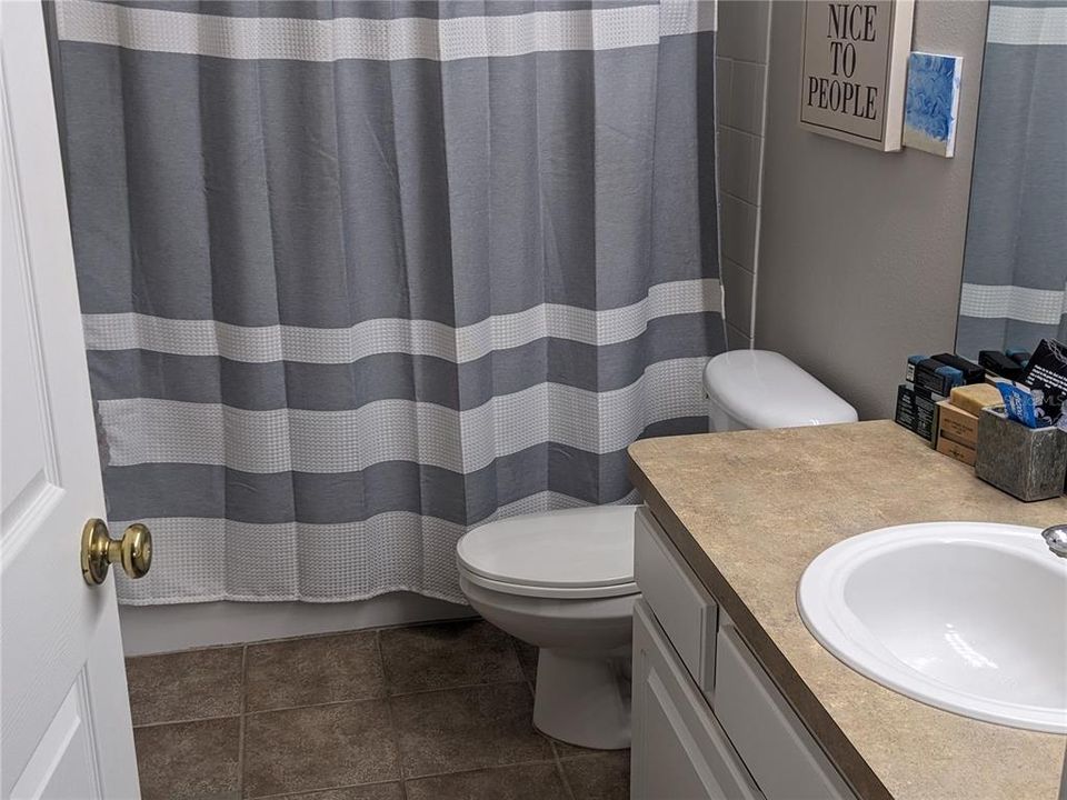 For Rent: $2,000 (2 beds, 2 baths, 1240 Square Feet)