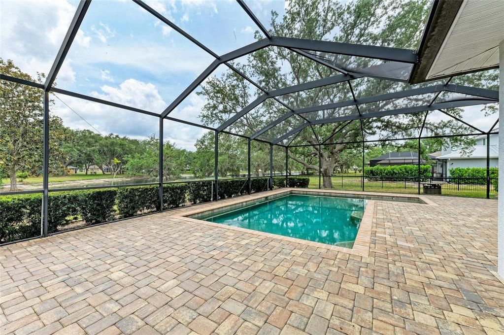 Active With Contract: $3,900 (3 beds, 2 baths, 2573 Square Feet)