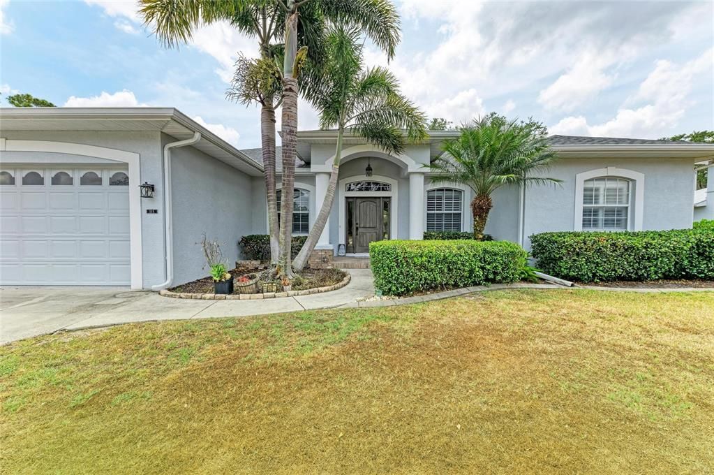 Active With Contract: $3,900 (3 beds, 2 baths, 2573 Square Feet)